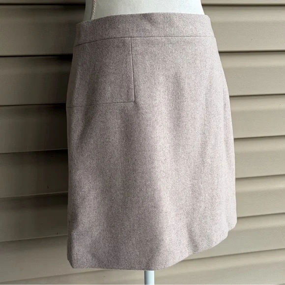 •J. Crew• Light Tan Wool Blend Skirt - Size 12 - Picture 4 of 7